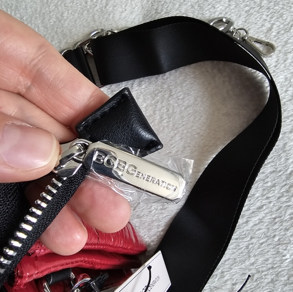 BCBG CROSSBODY - Picture 8 of 9